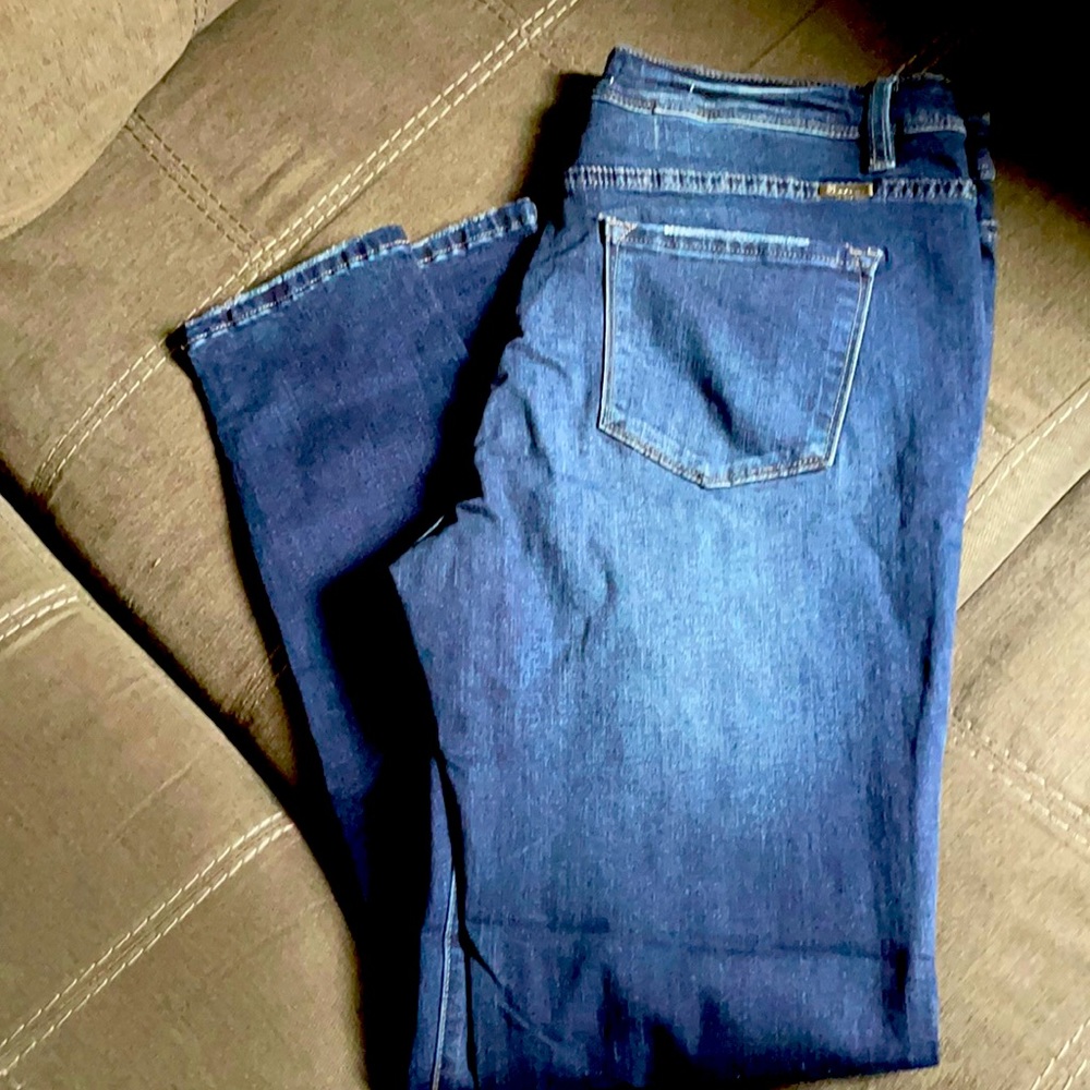 Kancan minor distressed Jeggings.